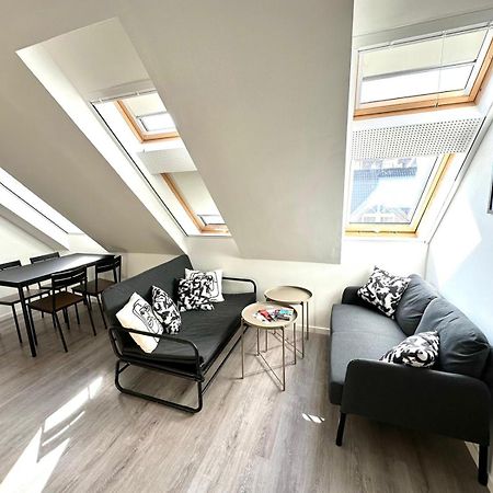 Palace Quarter 2 Peaceful Modern Central Top Floor Apartment ブダペスト エクステリア 写真