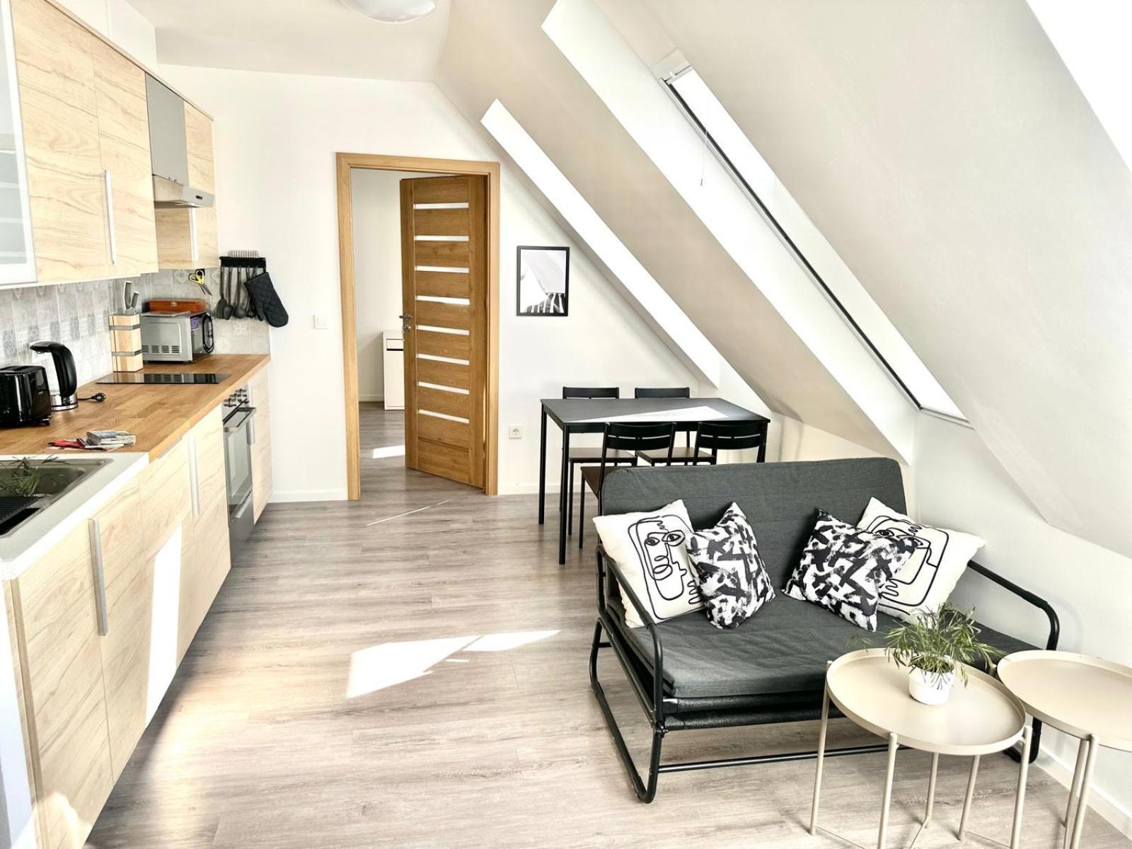 Palace Quarter 2 Peaceful Modern Central Top Floor Apartment ブダペスト エクステリア 写真